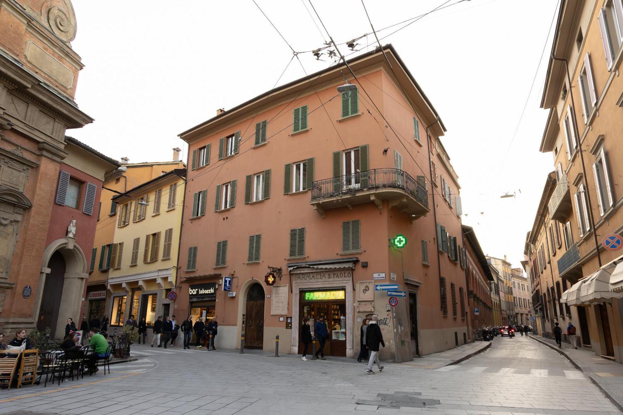 Collegio Di Spagna 13 — Photos 1